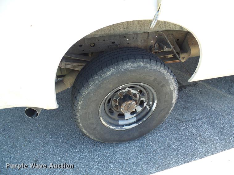 image for item DB2194 2001 Ford F350 Super Duty Crew Cab pickup truck