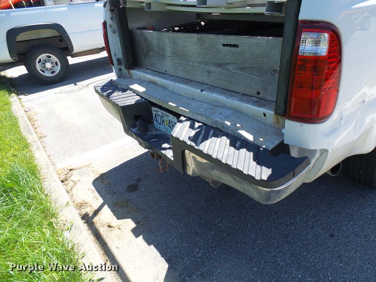 image for item DB2194 2001 Ford F350 Super Duty Crew Cab pickup truck