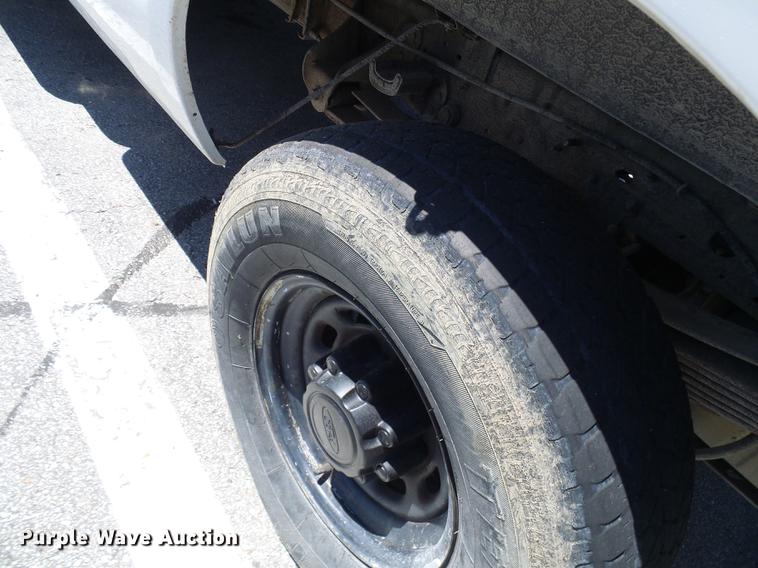 image for item DB2194 2001 Ford F350 Super Duty Crew Cab pickup truck