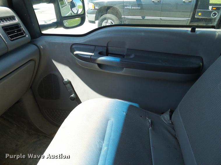 image for item DB2194 2001 Ford F350 Super Duty Crew Cab pickup truck