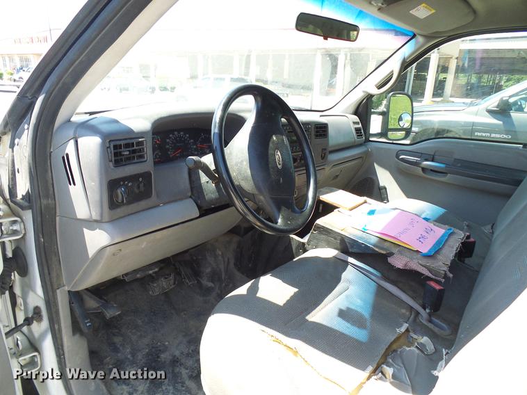 image for item DB2194 2001 Ford F350 Super Duty Crew Cab pickup truck