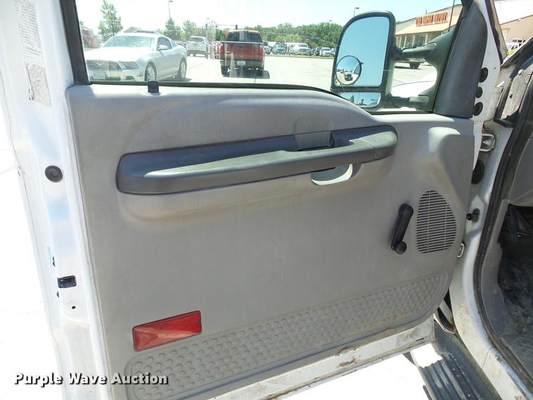 image for item DB2194 2001 Ford F350 Super Duty Crew Cab pickup truck