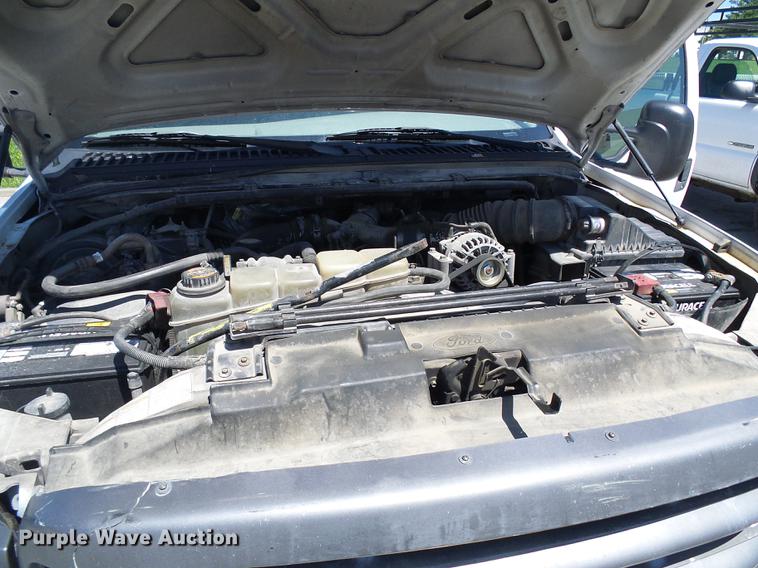 image for item DB2194 2001 Ford F350 Super Duty Crew Cab pickup truck