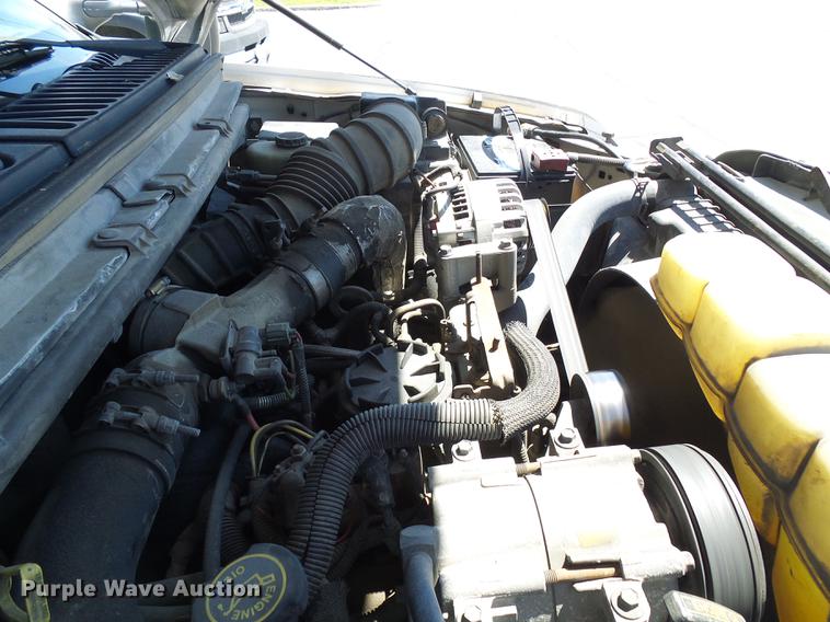 image for item DB2194 2001 Ford F350 Super Duty Crew Cab pickup truck