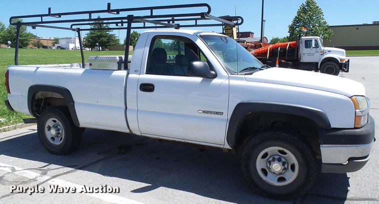 image for item DB2195 2003 Chevrolet Silverado 2500 pickup truck