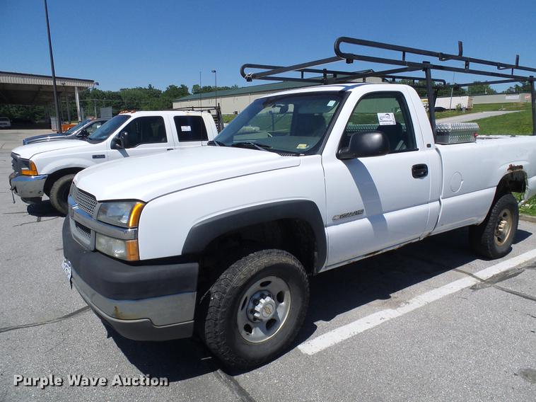 image for item DB2195 2003 Chevrolet Silverado 2500 pickup truck