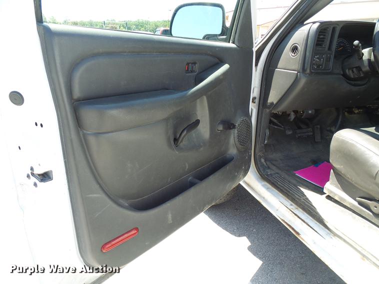 image for item DB2195 2003 Chevrolet Silverado 2500 pickup truck