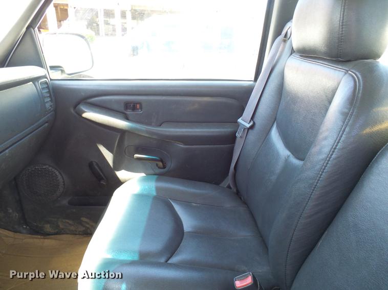 image for item DB2195 2003 Chevrolet Silverado 2500 pickup truck