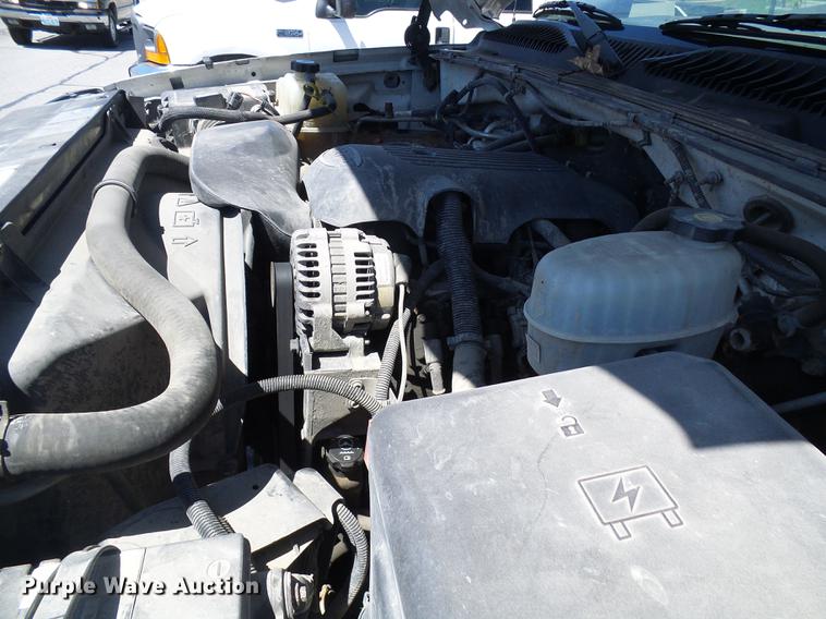 image for item DB2195 2003 Chevrolet Silverado 2500 pickup truck