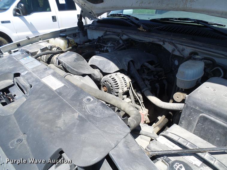 image for item DB2195 2003 Chevrolet Silverado 2500 pickup truck