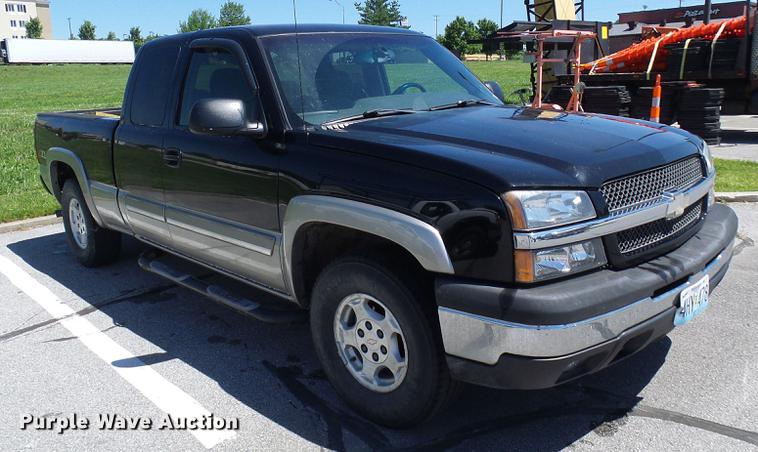 image for item DB2196 2003 Chevrolet Silverado 1500 Ext. Cab pickup truck