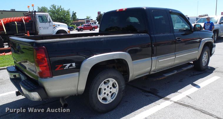 image for item DB2196 2003 Chevrolet Silverado 1500 Ext. Cab pickup truck