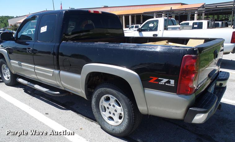 image for item DB2196 2003 Chevrolet Silverado 1500 Ext. Cab pickup truck