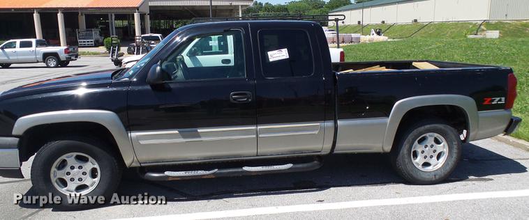 image for item DB2196 2003 Chevrolet Silverado 1500 Ext. Cab pickup truck