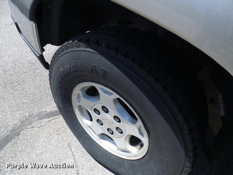 image for item DB2196 2003 Chevrolet Silverado 1500 Ext. Cab pickup truck