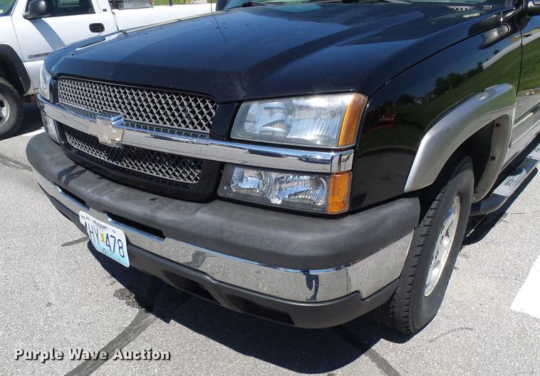 image for item DB2196 2003 Chevrolet Silverado 1500 Ext. Cab pickup truck