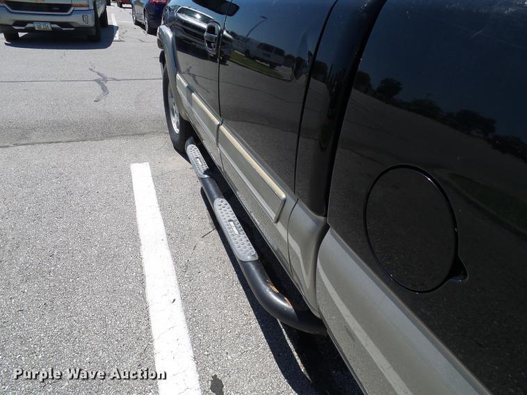 image for item DB2196 2003 Chevrolet Silverado 1500 Ext. Cab pickup truck