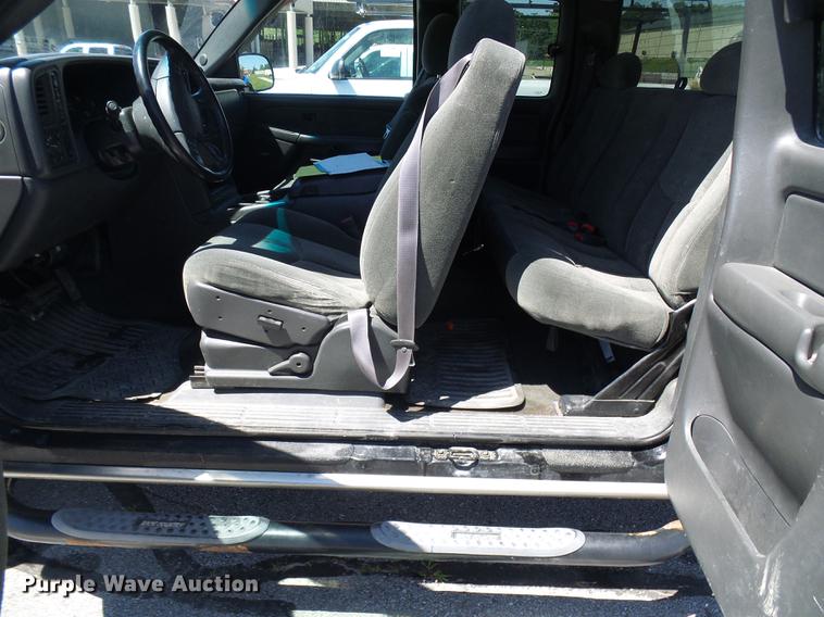 image for item DB2196 2003 Chevrolet Silverado 1500 Ext. Cab pickup truck