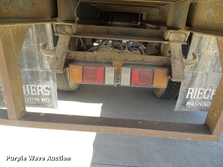 image for item DB2198 1993 Isuzu FTR rollback truck