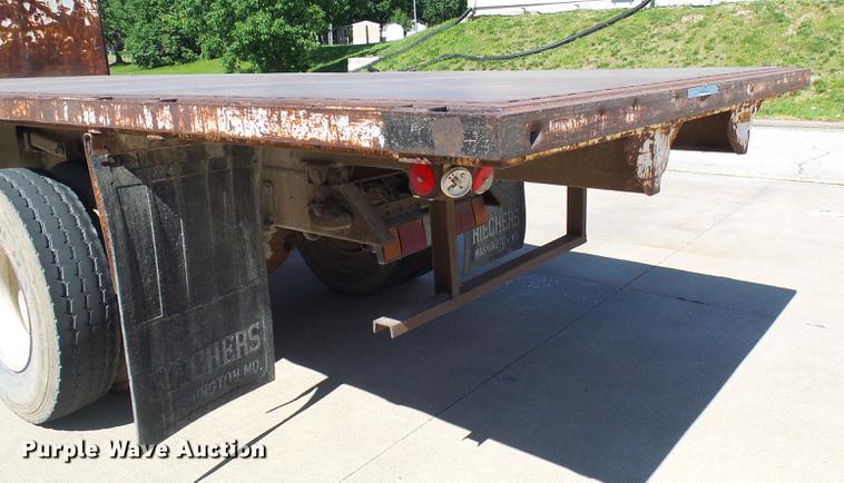 image for item DB2198 1993 Isuzu FTR rollback truck