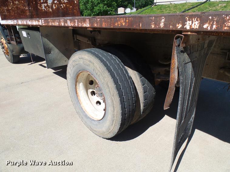 image for item DB2198 1993 Isuzu FTR rollback truck