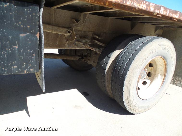 image for item DB2198 1993 Isuzu FTR rollback truck