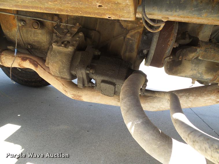 image for item DB2198 1993 Isuzu FTR rollback truck