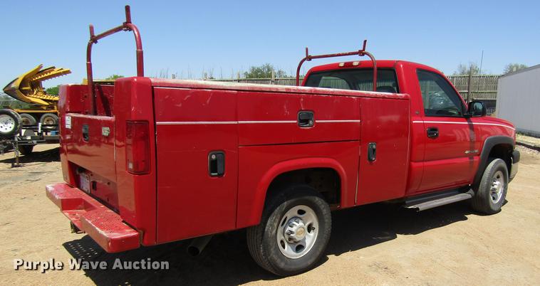 image for item DB4943 2003 Chevrolet Silverado 2500HD utility bed pickup truck