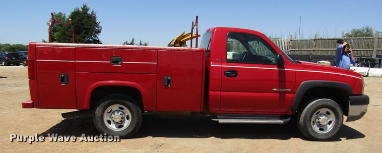 image for item DB4943 2003 Chevrolet Silverado 2500HD utility bed pickup truck