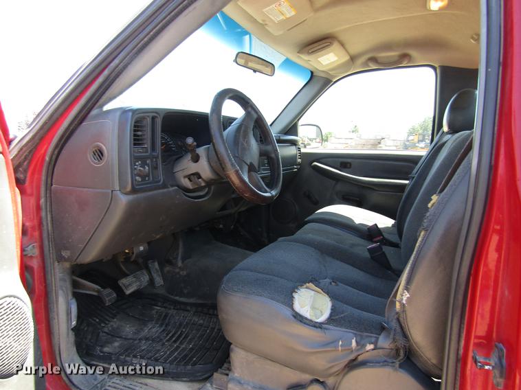 image for item DB4943 2003 Chevrolet Silverado 2500HD utility bed pickup truck