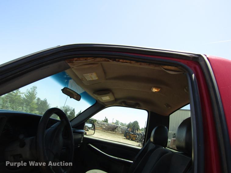 image for item DB4943 2003 Chevrolet Silverado 2500HD utility bed pickup truck