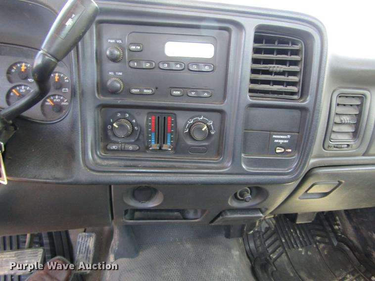 image for item DB4943 2003 Chevrolet Silverado 2500HD utility bed pickup truck