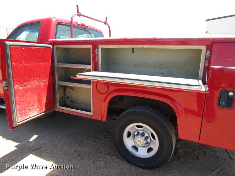 image for item DB4943 2003 Chevrolet Silverado 2500HD utility bed pickup truck