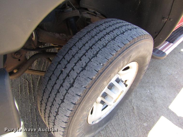 image for item DB4943 2003 Chevrolet Silverado 2500HD utility bed pickup truck