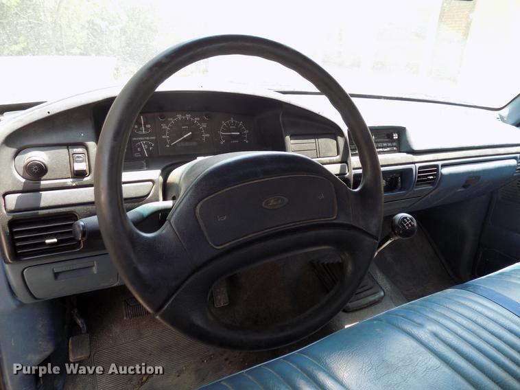 image for item DB9556 1996 Ford F350 flatbed pickup truck