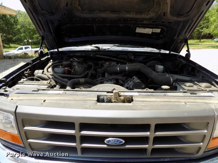 image for item DB9556 1996 Ford F350 flatbed pickup truck