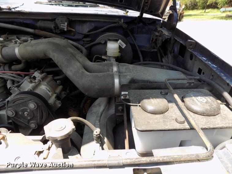 image for item DB9556 1996 Ford F350 flatbed pickup truck