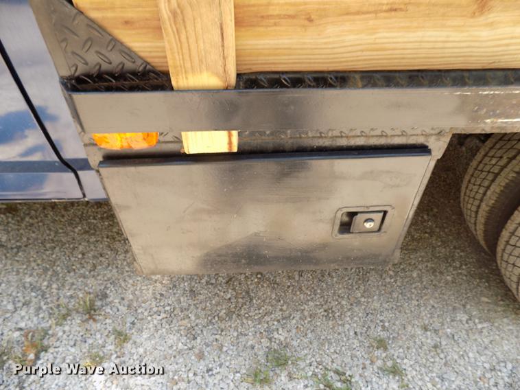 image for item DB9556 1996 Ford F350 flatbed pickup truck