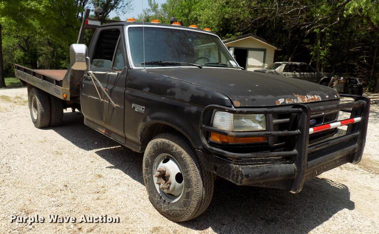 image for item DB9557 1993 Ford F350 flatbed pickup truck