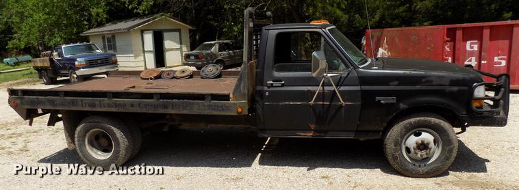 image for item DB9557 1993 Ford F350 flatbed pickup truck
