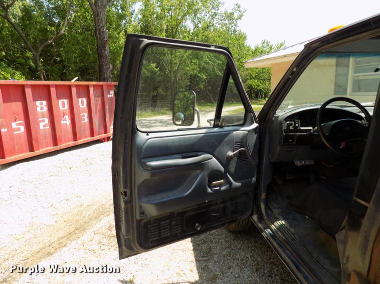 image for item DB9557 1993 Ford F350 flatbed pickup truck