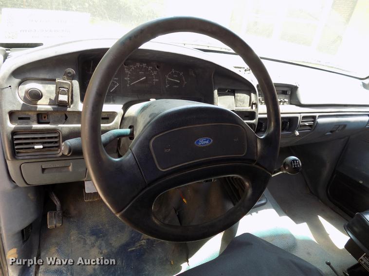 image for item DB9557 1993 Ford F350 flatbed pickup truck