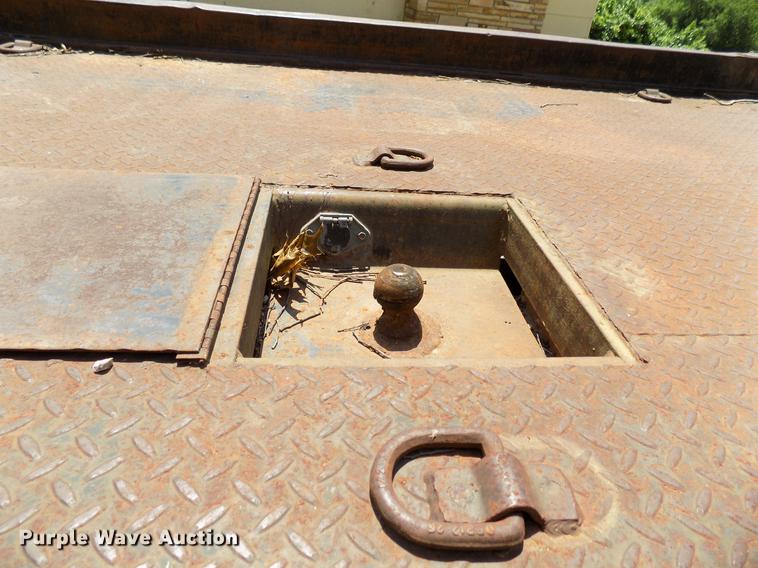 image for item DB9557 1993 Ford F350 flatbed pickup truck