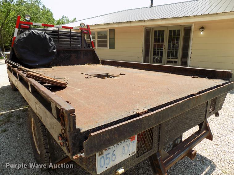 image for item DB9557 1993 Ford F350 flatbed pickup truck