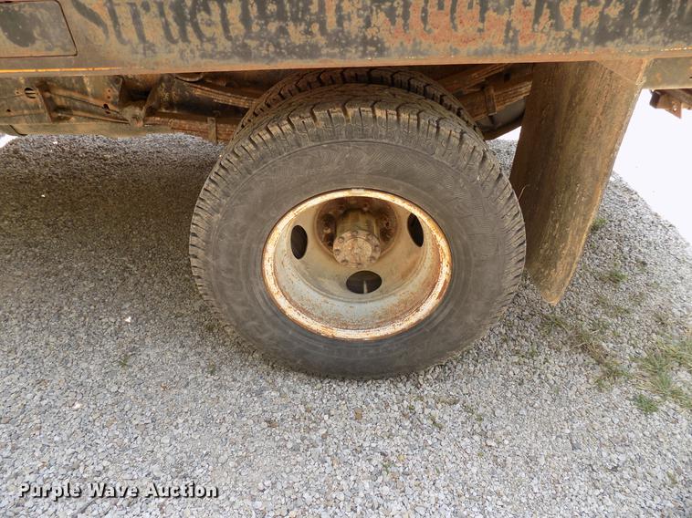 image for item DB9557 1993 Ford F350 flatbed pickup truck