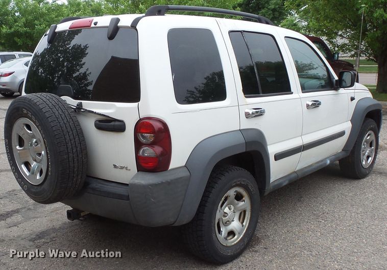 image for item DC4542 2007 Jeep Liberty SUV