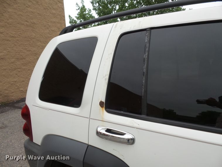 image for item DC4542 2007 Jeep Liberty SUV