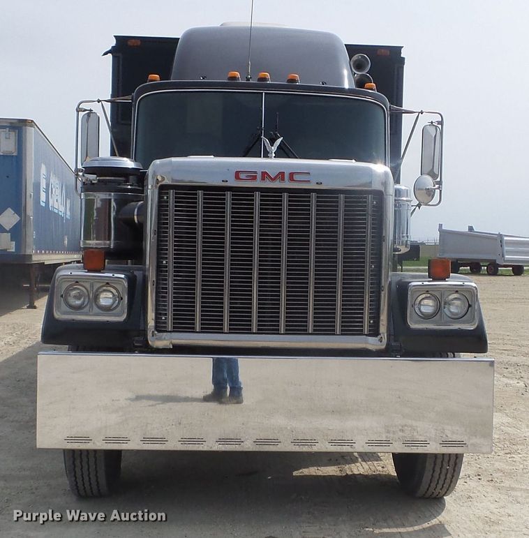 image for item DC4559 1980 GMC General toy hauler RV