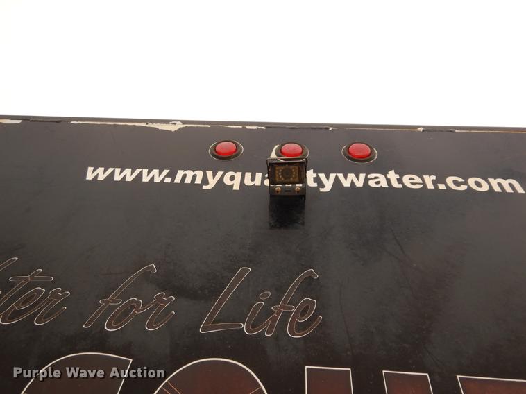 image for item DC8691 2001 International 4700 box truck