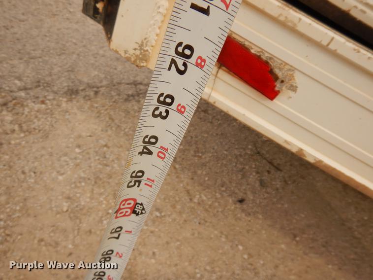 image for item DC8691 2001 International 4700 box truck